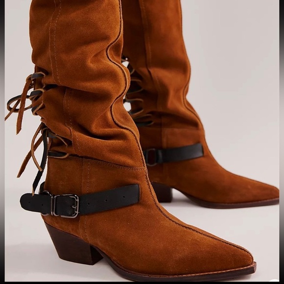 Free People Back-lace Sway Low Slouchy Boots NWOT Size US 9.5 Camel Suede - Picture 1 of 13